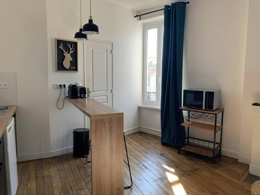 לימוז' Studio Cosy A 12 Min A Pieds De La Gare מראה חיצוני תמונה